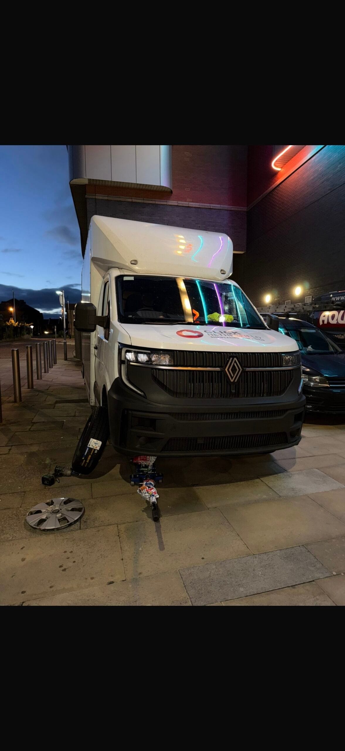 Workplace tyre fitting
