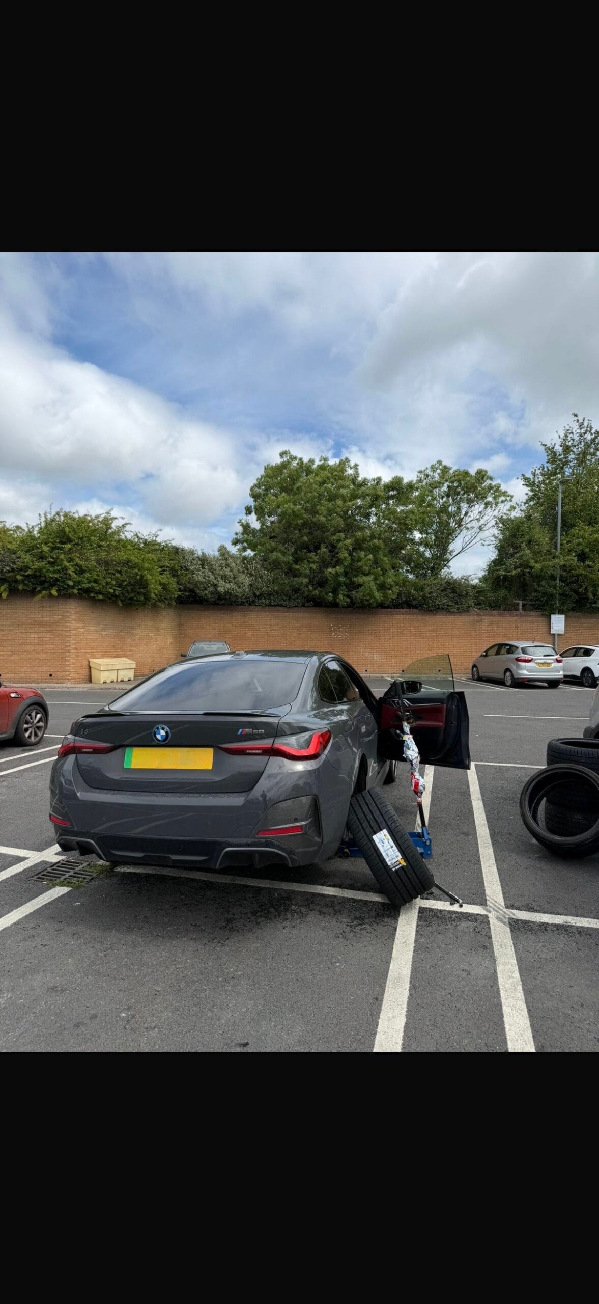 Mobile tyre replacement