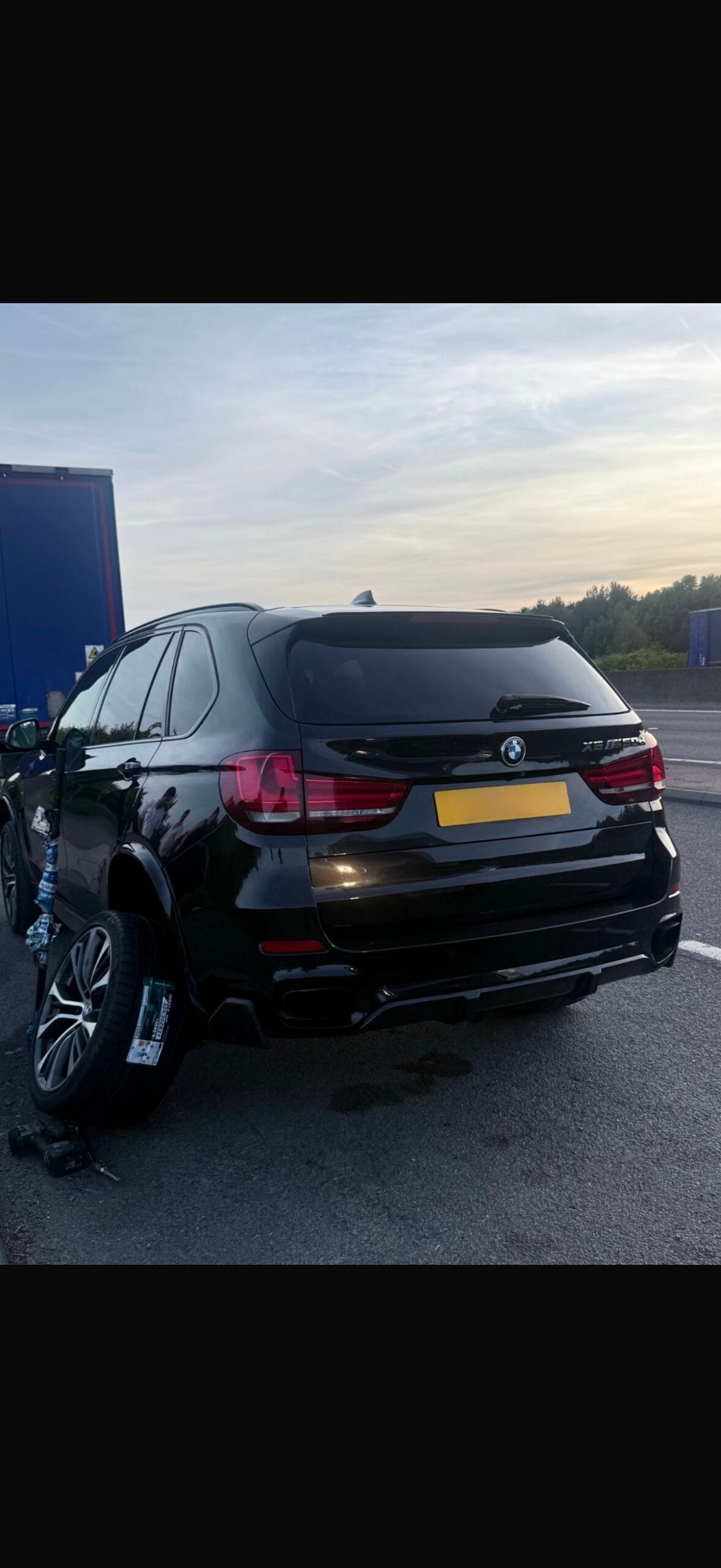 Mobile tyre fitting job